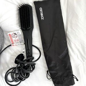 Amika hair straightener brush
